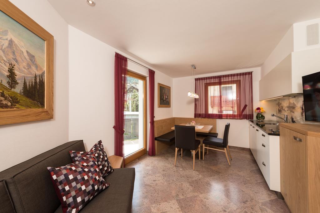 Alpin Sport Aparthotel Ortisei Cameră foto